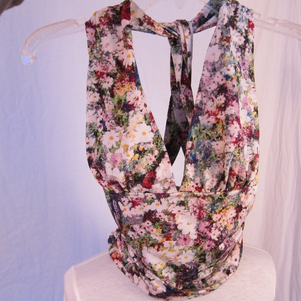 Guess halter top